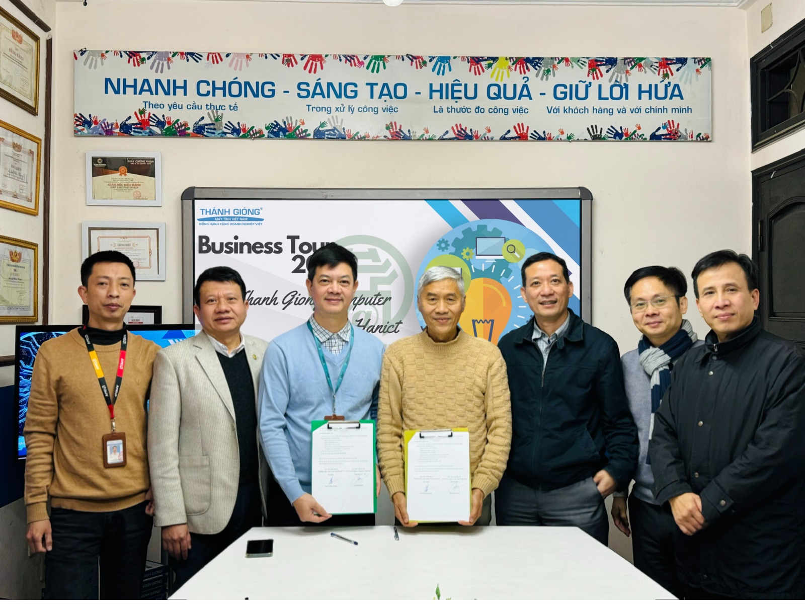 BUSINESS TOUR: CÂU LẠC BỘ PHẦN MỀM HANICT - MÁY TÍNH THÁNH GIÓNG