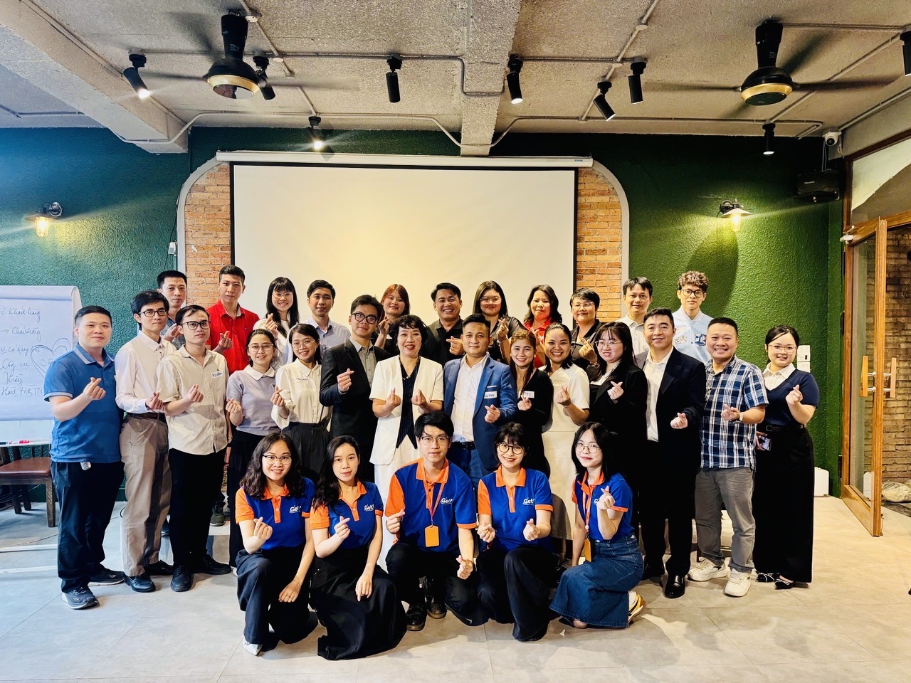 [CAFE TALK] MÁY TÍNH THÁNH GIÓNG: ĐI TÌM "LIỀU THUỐC" CHỮA LÀNH VÀ NGĂN CHẶN SỰ "BÀO MÒN" DOANH NGHIỆP